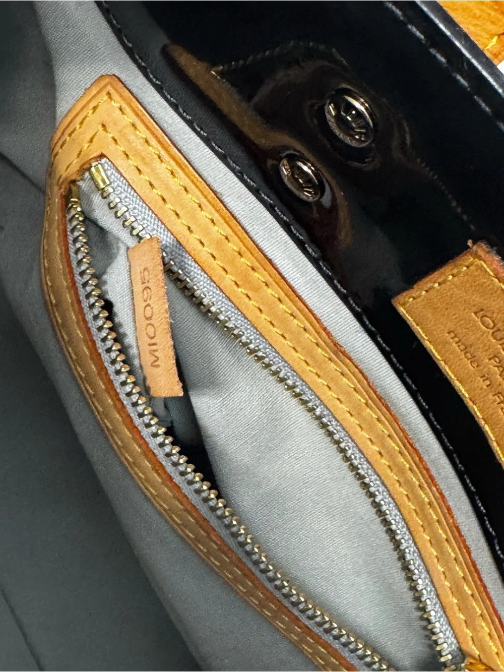 Louis Vuitton LV Hand Bag Black Vernis + Paper Shopping Tote